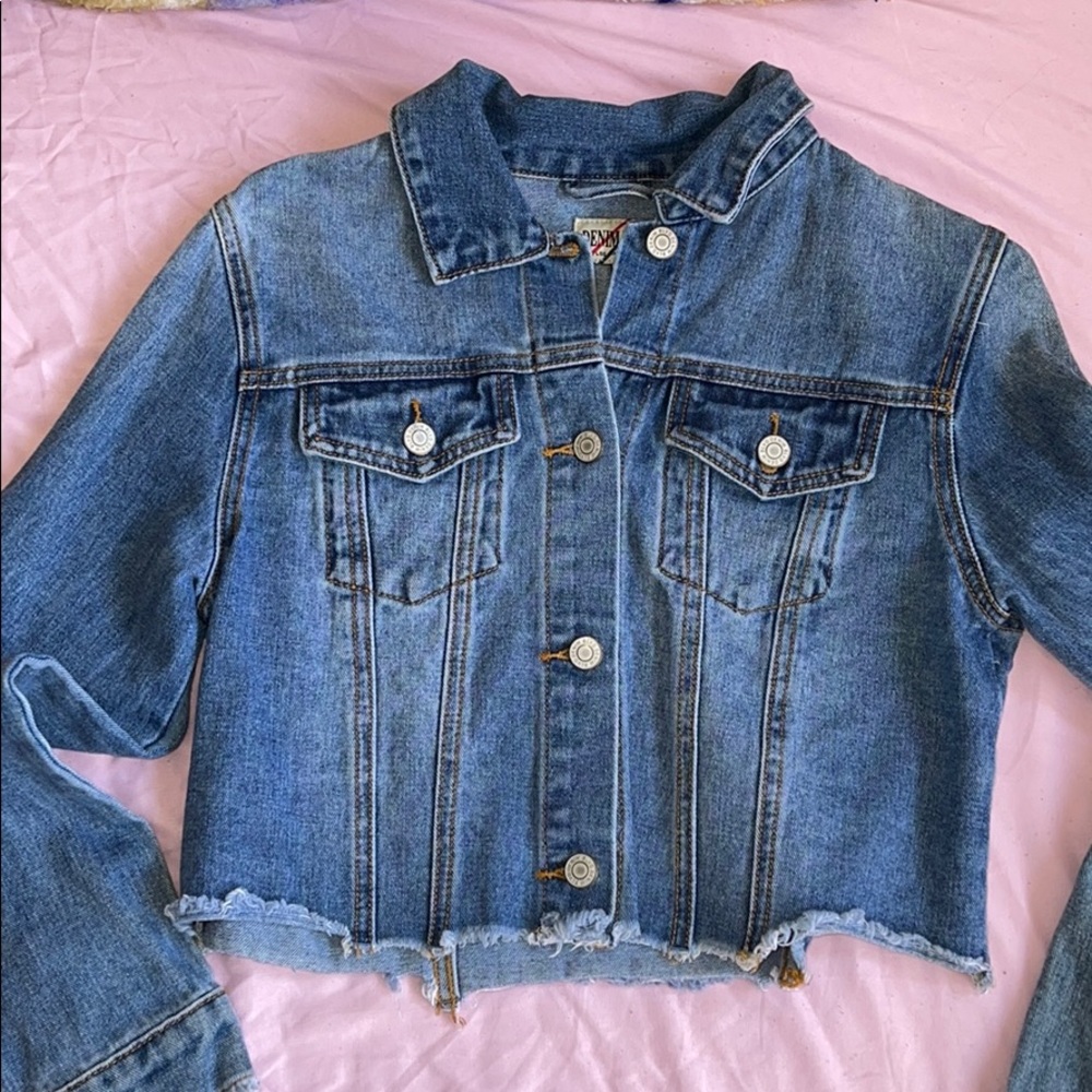 Cropped denim jacket